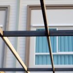 Închideri cu aluminiu vs. PVC – avantaje și diferențe